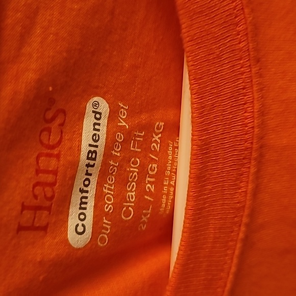 Men's basic tee 🧡 - Picture 2 of 3